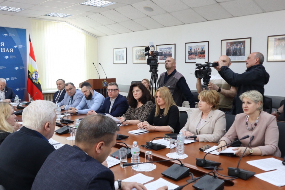 Состоялось заседание постоянного комитета по социальной, семейной политике и здравоохранению Курской областной Думы